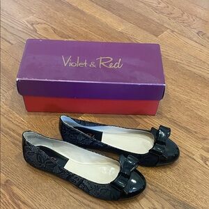 Violet and Red Brand Black Women's Flats with Lace Pattern and Patent Bow